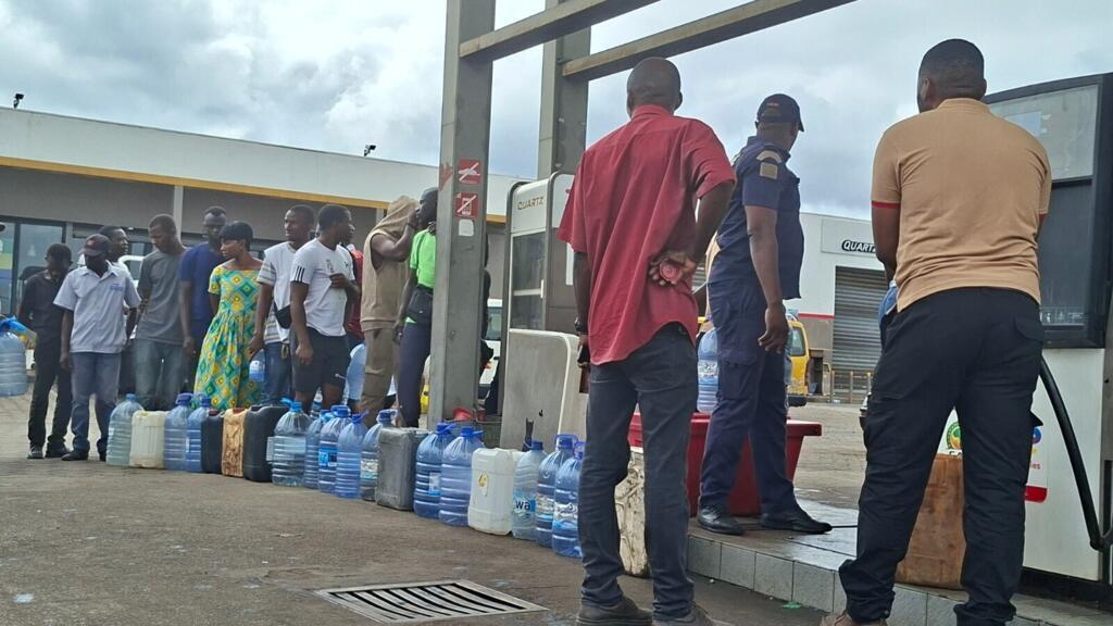 Pénurie de gasoil au Gabon : un navire de 30 000 tonnes accosté, les stations prises d'assaut